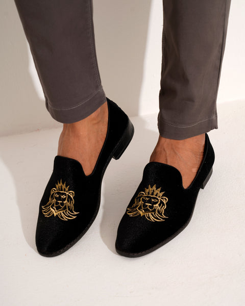 Mens Casual Shoes Golden lion Logo- Black